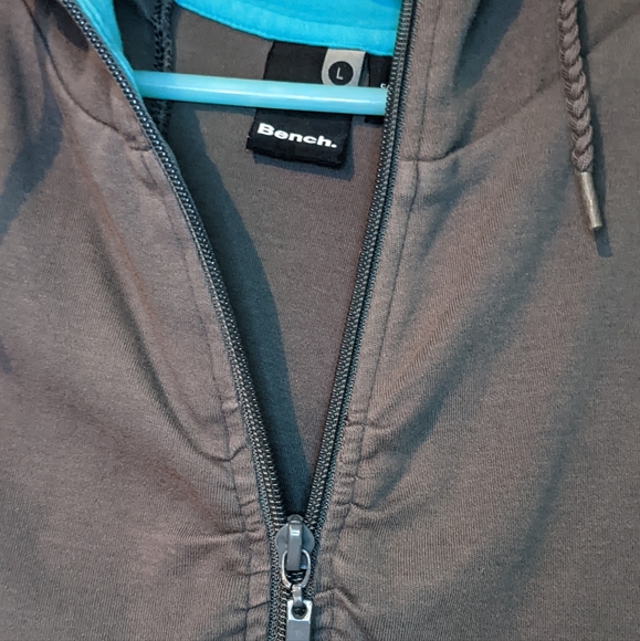 Bench sweater - Picture 4 of 4